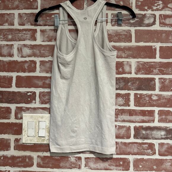 Lululemon Swiftly Tech Racerback Tank Top Light Heather Gray White Size 4 GUC - Picture 2 of 5